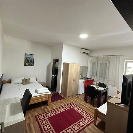 Apartments Agape Belgrado Esterno foto